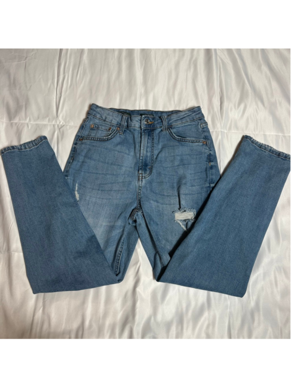 Women's Wild Fable High Rise Mom Jeans Size 4 Blue Distressed - Picture 2 of 7